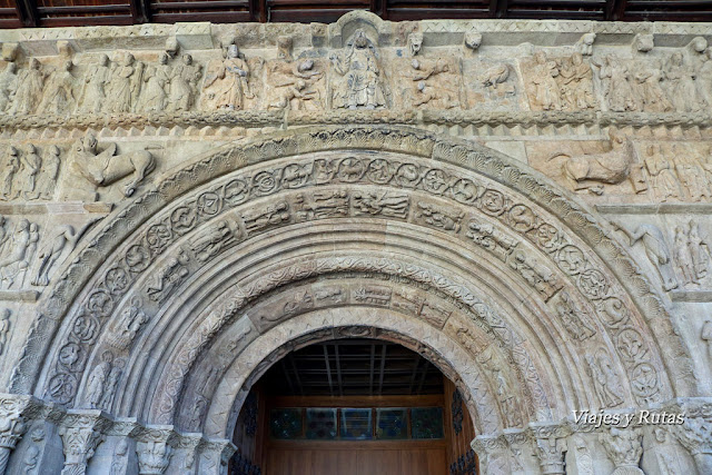 Portada del Monasterio de Santa María de Ripoll