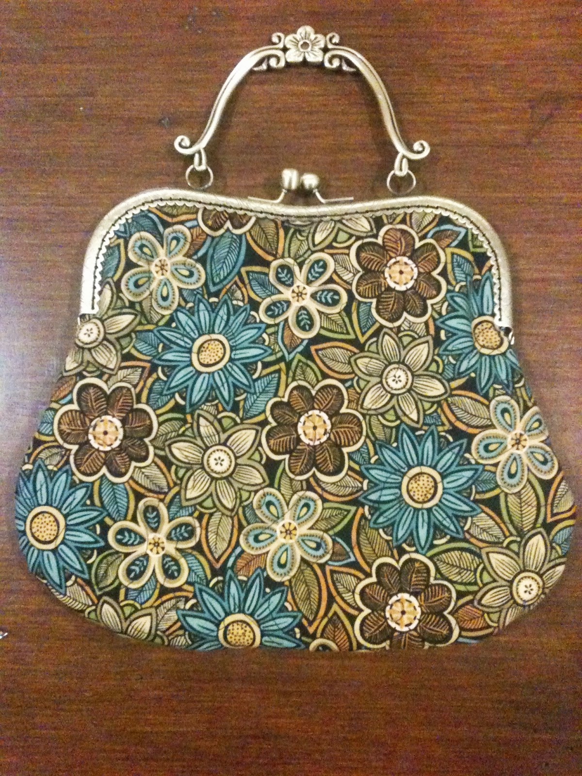 Udderly Addicted To Quilting: Metal Purse Clasp Bag