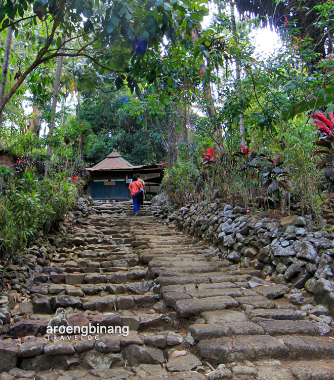 makam panembahan kalibening banyumas