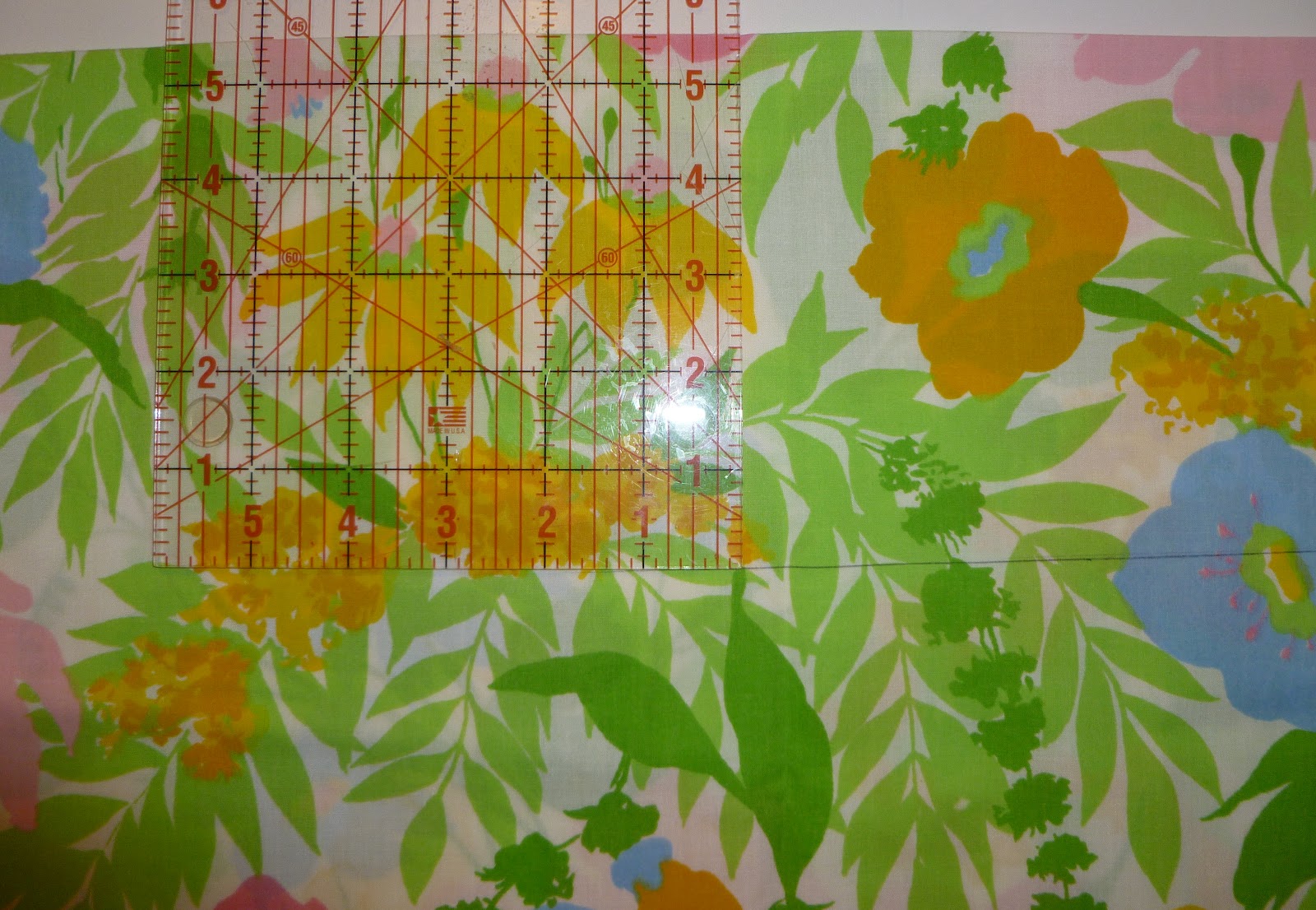 JaLaRu Tutorial for Sewing Machine Cover from Pillowcase