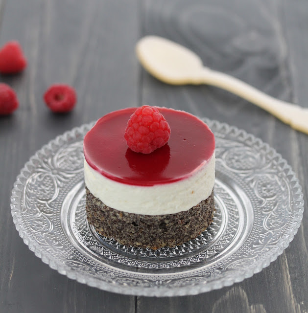 Mohn Himbeertorte , un délicieux gâteau autrichien au pavot , au ...