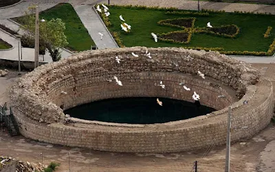 As the oldest stone water reservoir in the world, the remains of Gerdab-e-Sangi dates back to the Sassanid era, located in the center of the old city of Khorramabad