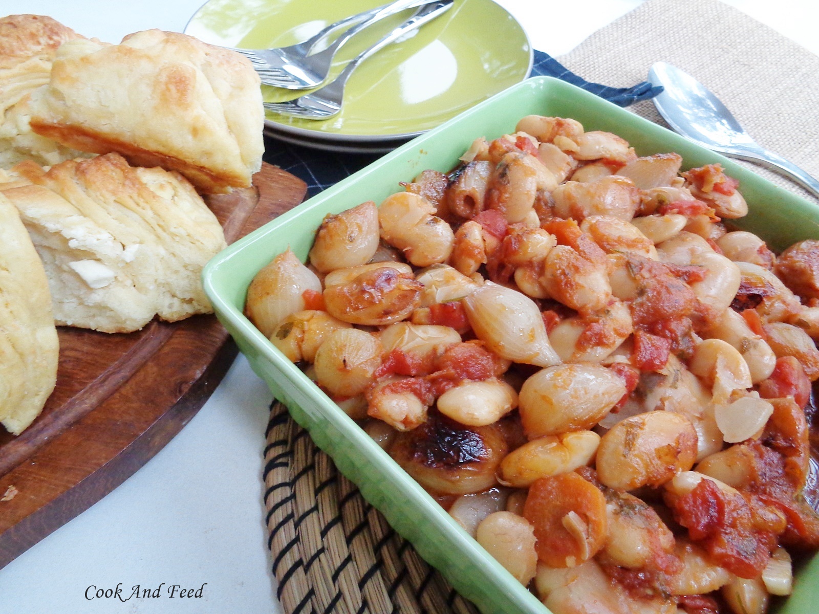 Γίγαντες Στιφάδο/Lima Beans With Pearl Onions Cook And Feed