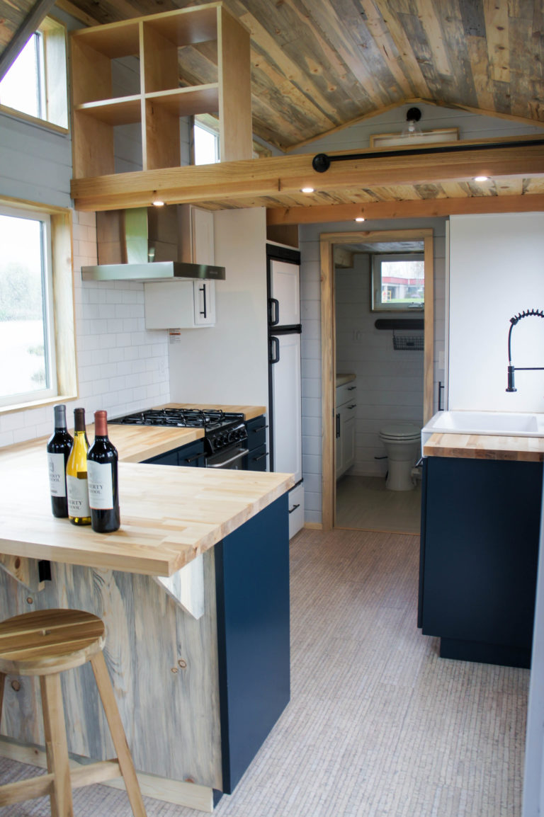 The Kootenay A Wine Tasting House To Go [ TINY HOUSE TOWN ]