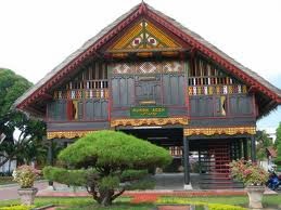 Rumah Adat Nusantara 33 Provinsi di Indonesia