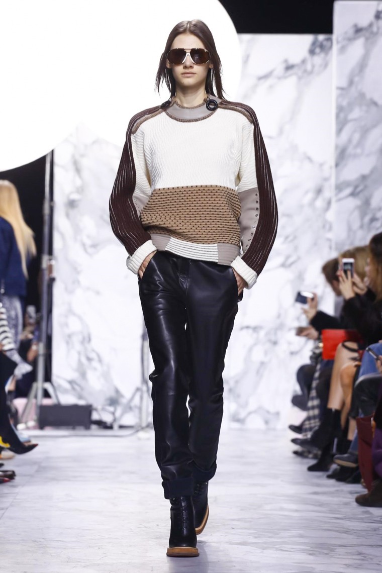 Carven Fall/Winter 2016-2017 RTW PFW carven-fall-winter-2016-2017-collection-paris-fashion-week, carven-fall-winter-2016-2017, carven-fall-winter-2016, carven-fall-winter-2017, carven-fall-winter, carven-fall, carven-fall-2016-2017, carven-fall-2016, carven-fall-2017, dudessinauxpodiums, du-dessin-aux-podiums