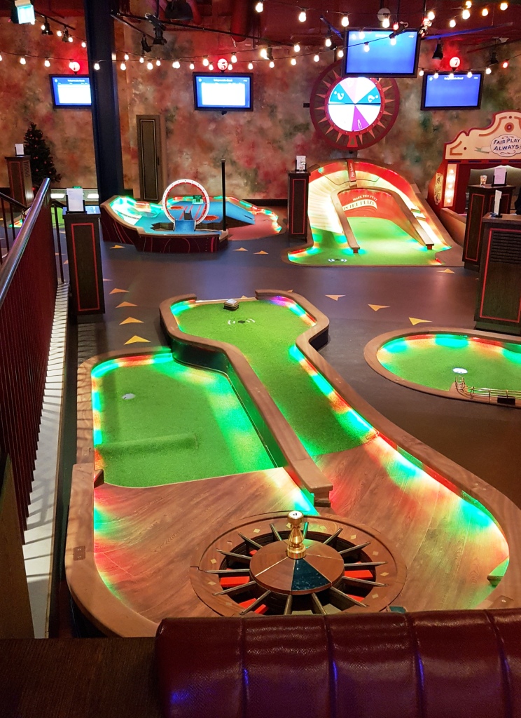 The Ham and Egger Files: New Puttshack minigolf course opening at