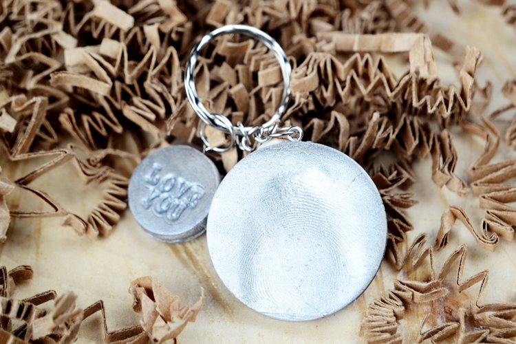 Thumbprint Keychain for Mother's Day at Crafts Unleashed Minted