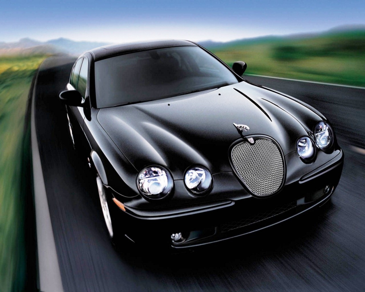 http://4.bp.blogspot.com/-lBdFqUjuwwE/T6HxXTRHn_I/AAAAAAAABJs/miA6PWxf7X0/s1600/Jaguar_HD_Car_Wallpaper_Blu_Ray_1080p+%252817%2529.jpg