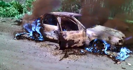 Iretama: Carro incendiado é encontrado às margens da rodovia