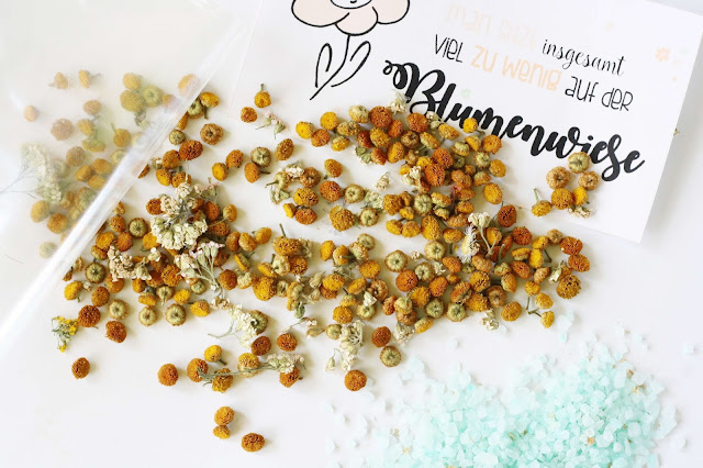 DIY - Geschenke unter 5 Euro Badesalz mit Blumen