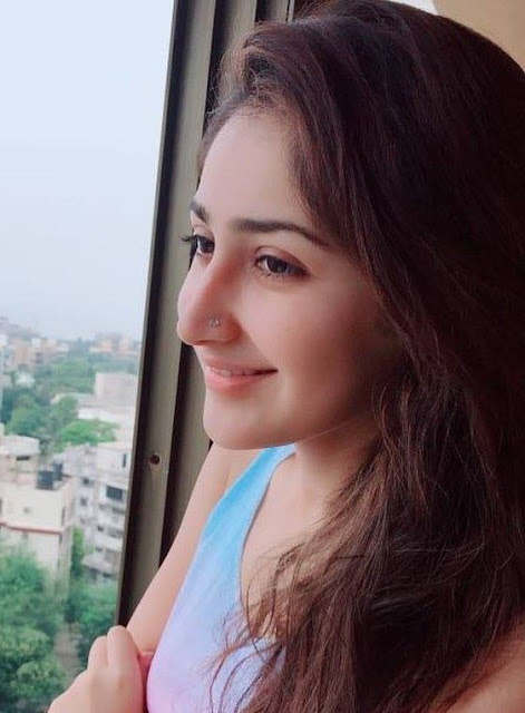Sayesha Saigal Pictures Sayesha Saigal Pictures