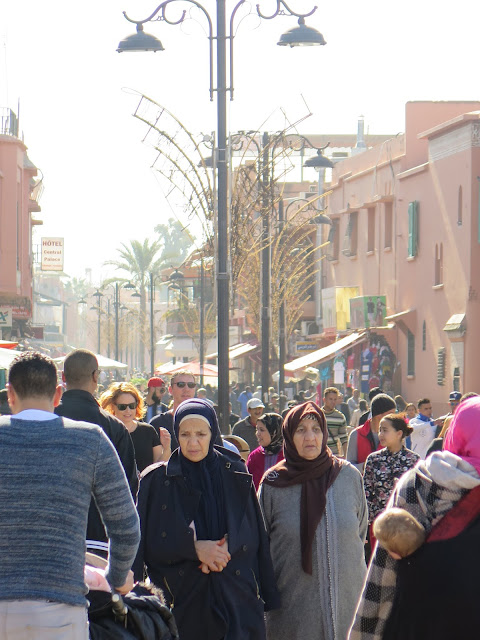 Calle perpendicular a la Jemaa el Fna