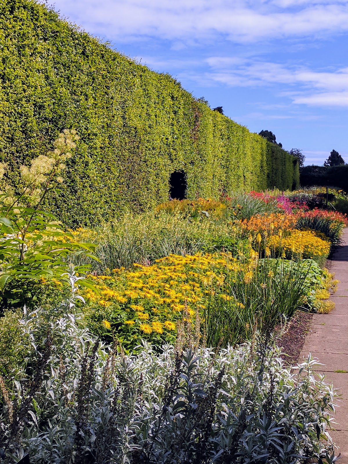 Is The Royal Botanic Garden Edinburgh Worth Seeing in the Summer?