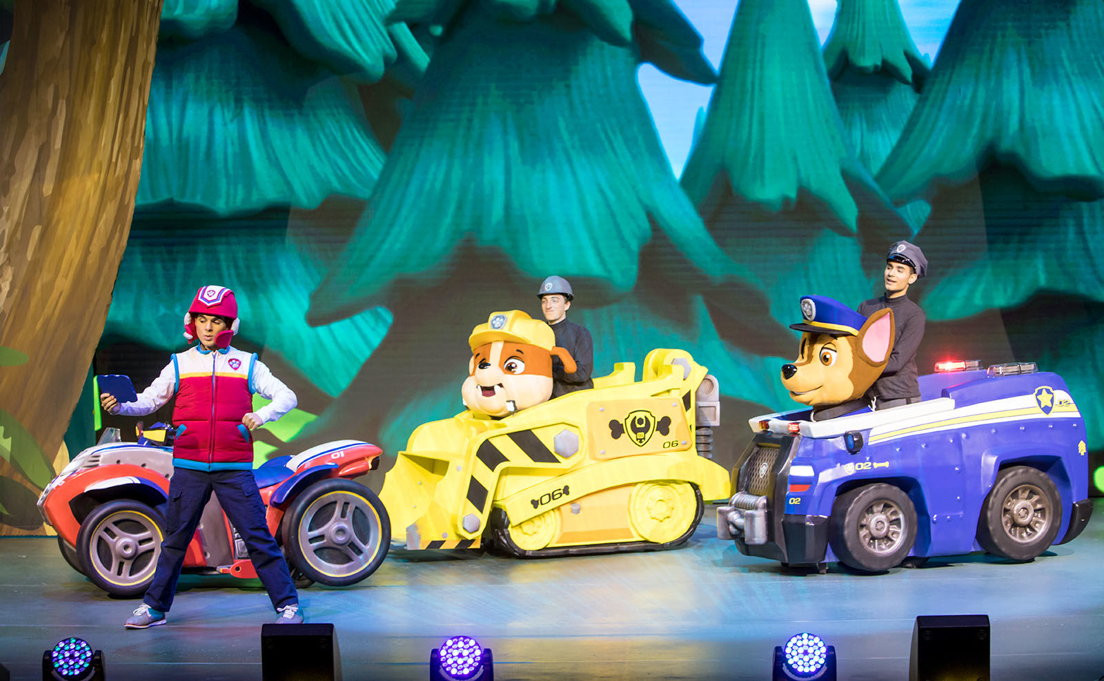 NickALive! X Barks the Spot in PAW Patrol Live! "The Great Pirate