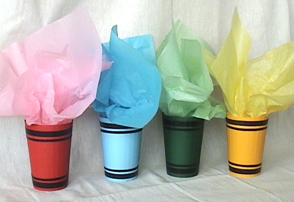 the artistic adventures of scott and portis: Crayon Cups Centerpiece