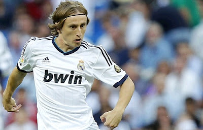Luka Modric playing for ReaL Madrid against Manchester City