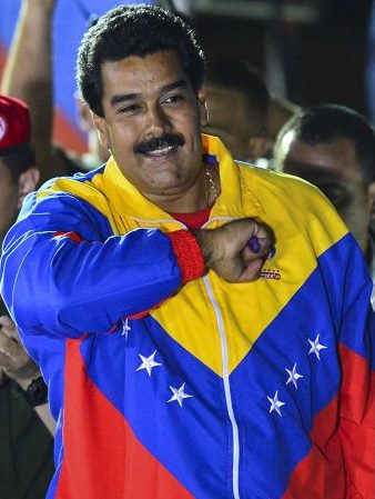 Nicolás Maduro Nicolás Maduro con la mano en el pecho
