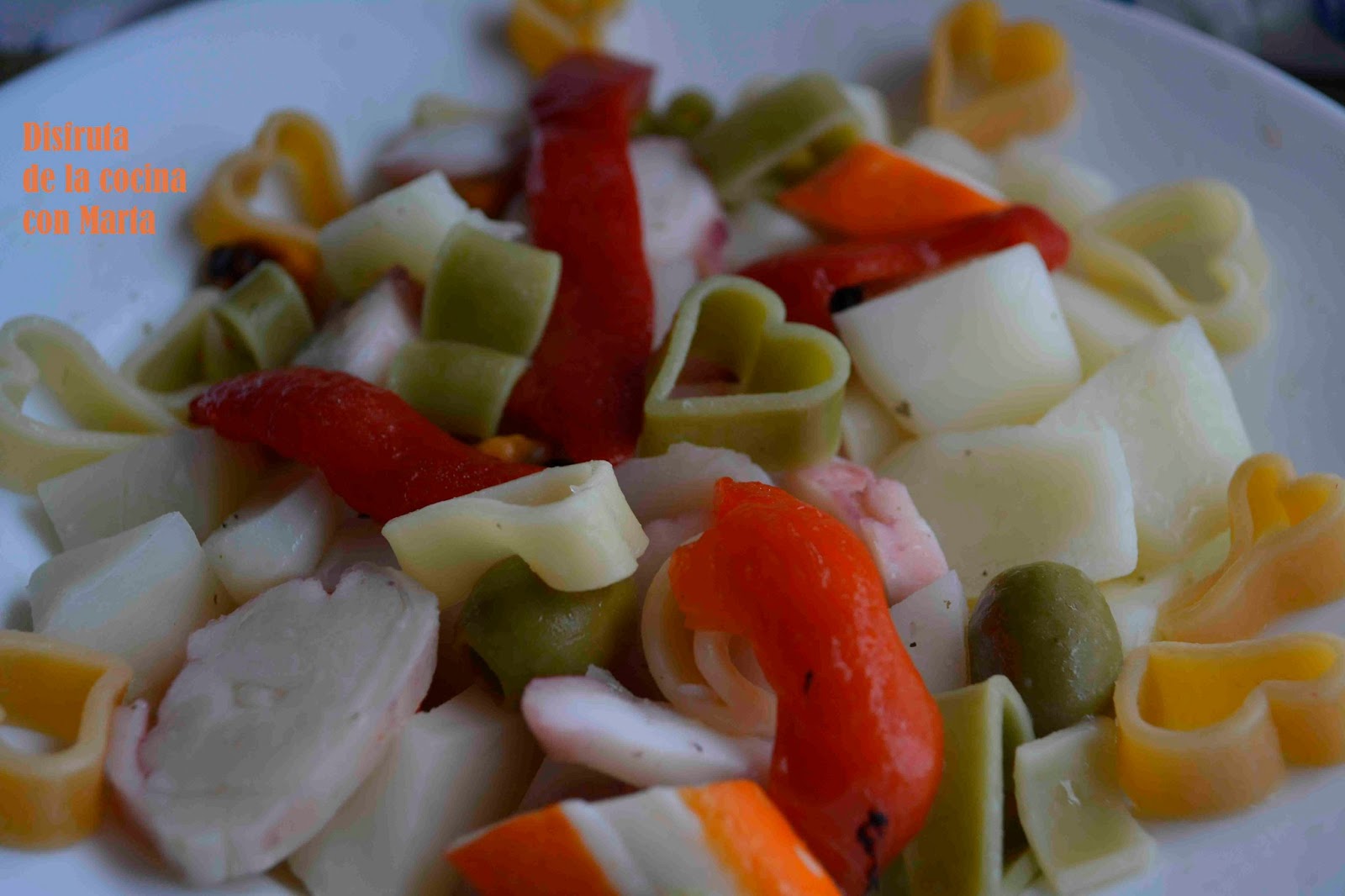 Disfruta de la cocina con Marta Ensalada de pasta con salpicón de marisco