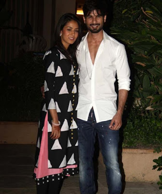 Just Married Couple Shahid Kapoor & Mira Rajput Pose to camera at their home