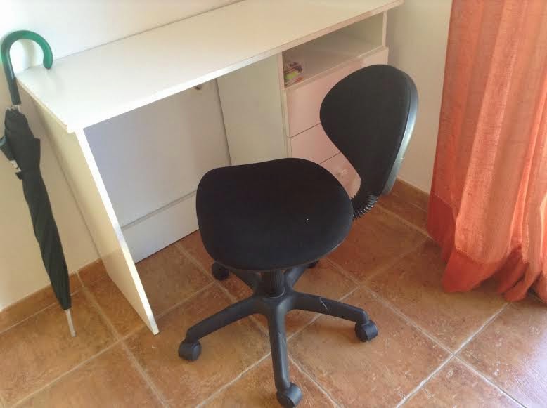 Digame: For Sale Desk & Chair