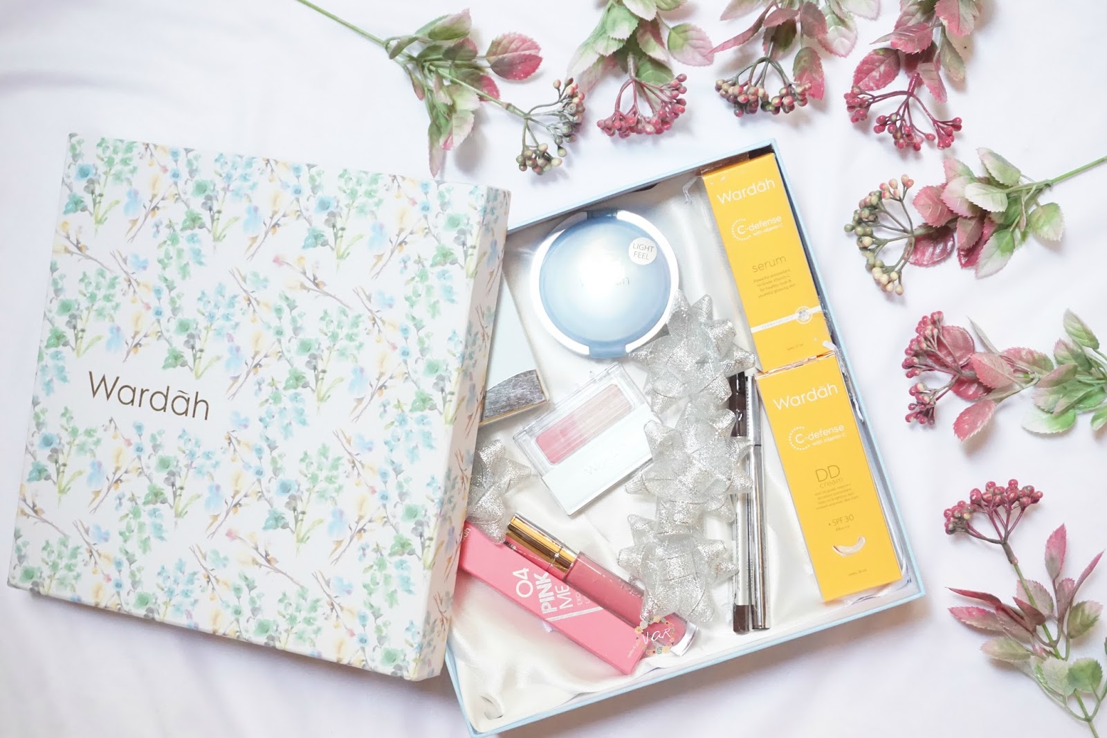 Beauty Hampers Wardah Youniverse - VANDERLAND