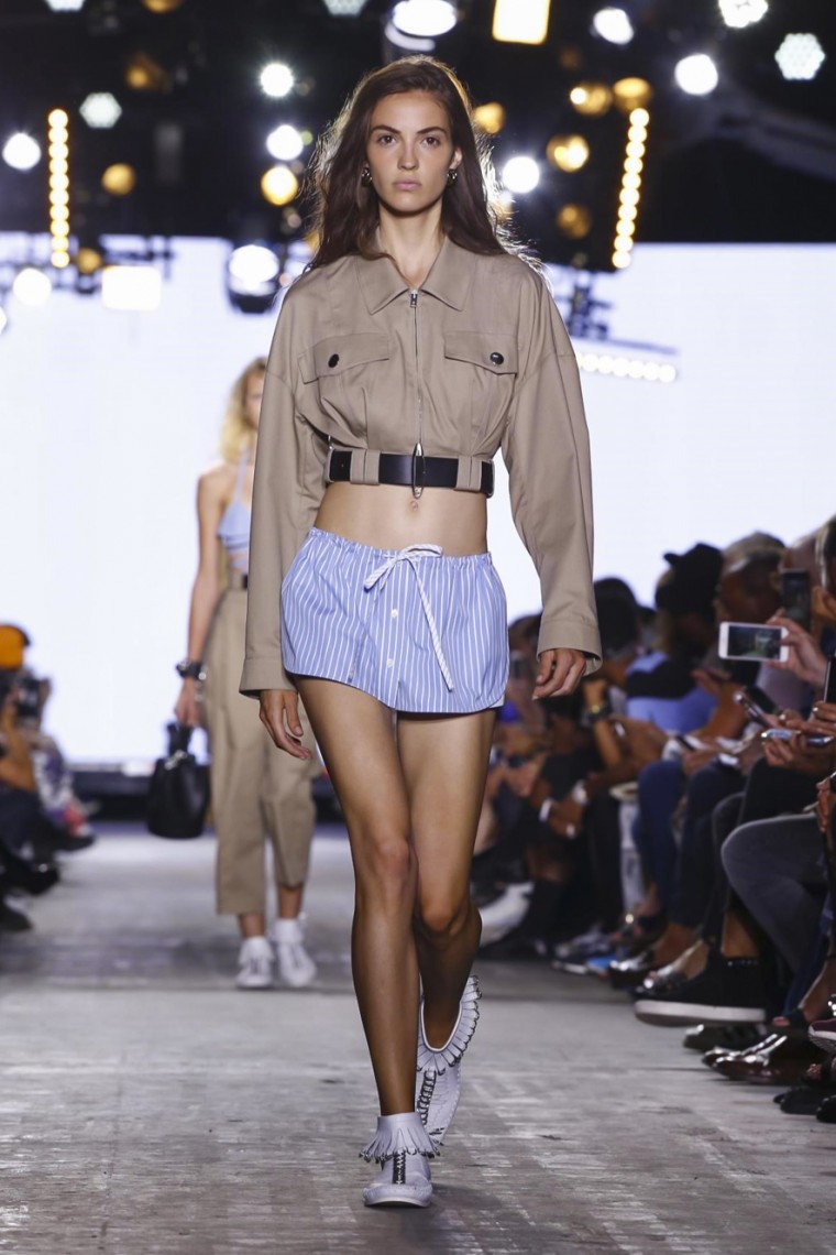 Alexander Wang- Spring Summer 2017 - New York Fashion Week alexander-wang, alexander-wang-ss17, alexander-wang-spring-summer, alexander-wang-spring-summer-2017, alexander-wang-spring-summer-new-york-fashion-week, alexander-wang-printemps-ete, dudessinauxpodiums, du-dessin-aux-podiums, nfwlive, nfw16