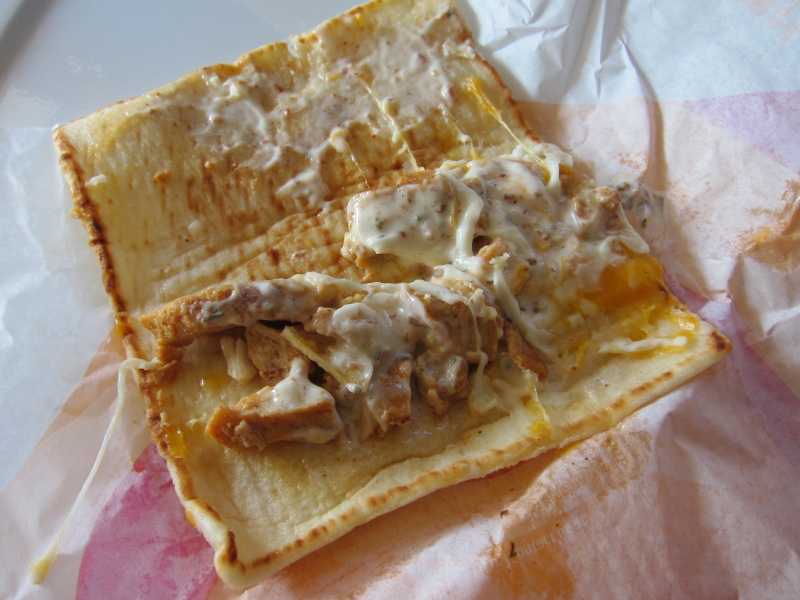Review Taco Bell Bacon Ranch Chicken Flatbread Sandwich