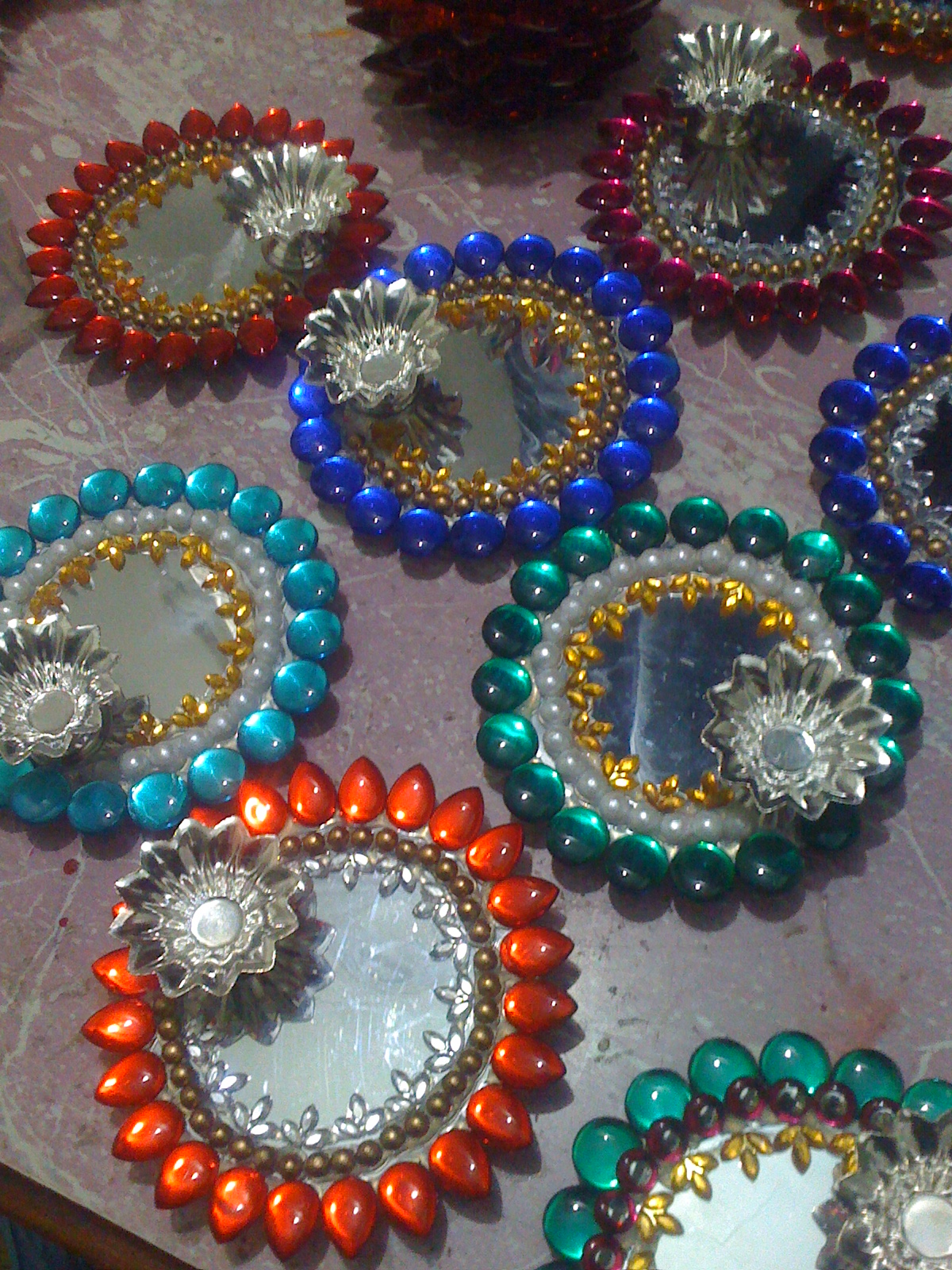 QUILLING IDEA BY FALGUNI ACRYLIC DIYAS