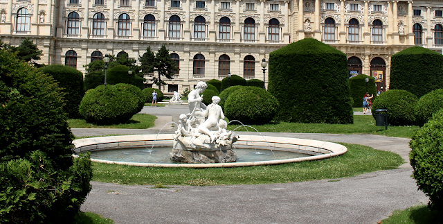vídeň, Maria-Theresien-Platz