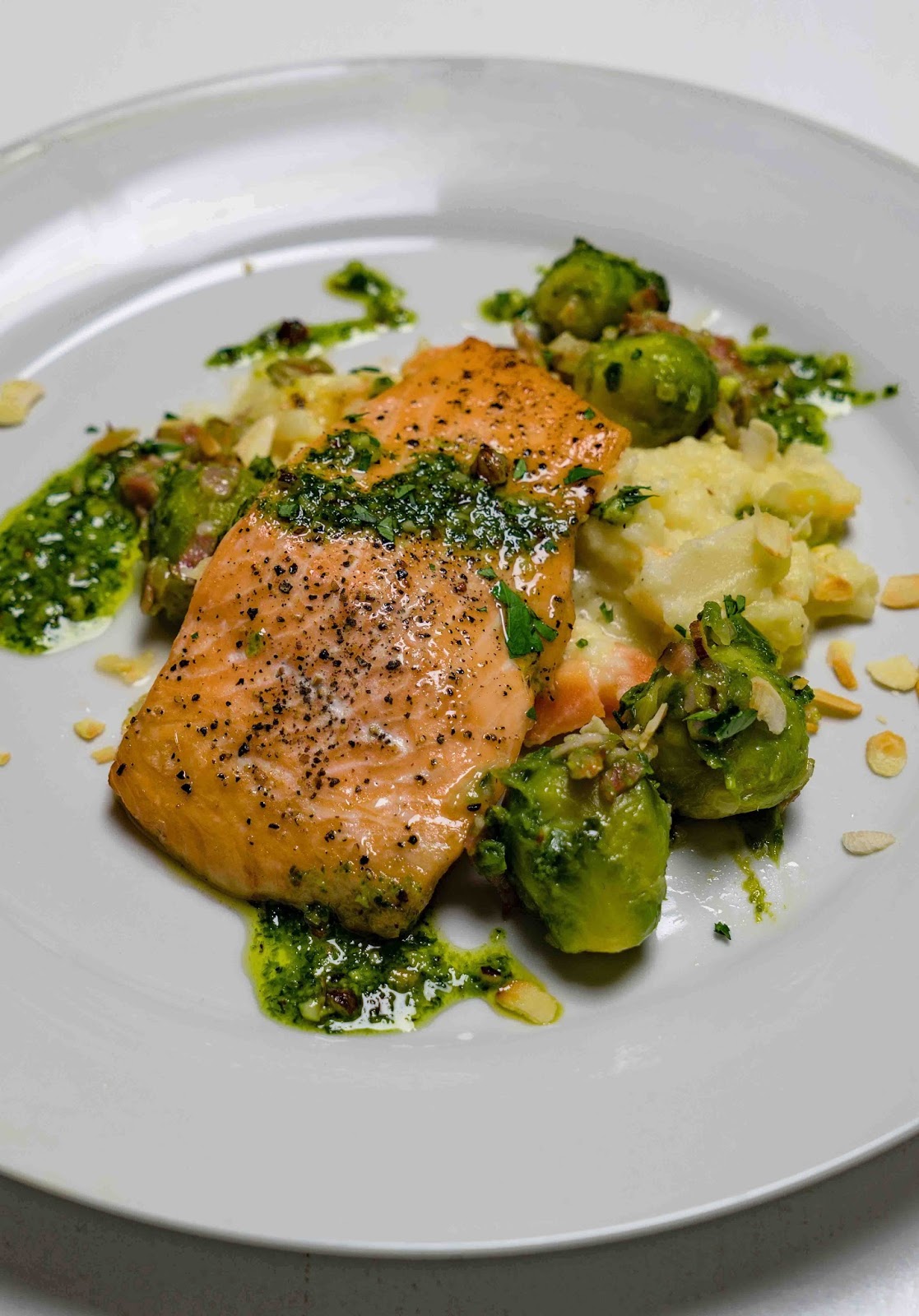 stuttgartcooking: Gebratener Lachs auf Petersilienwurzel-Pastinaken ...