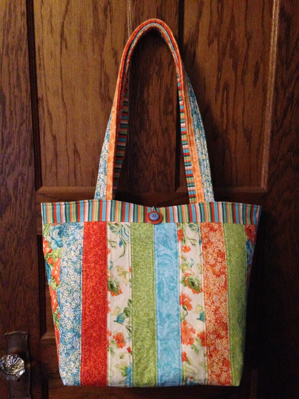 Barbara Huber Designs: Jelly Roll Tote Bag- Love those precuts!