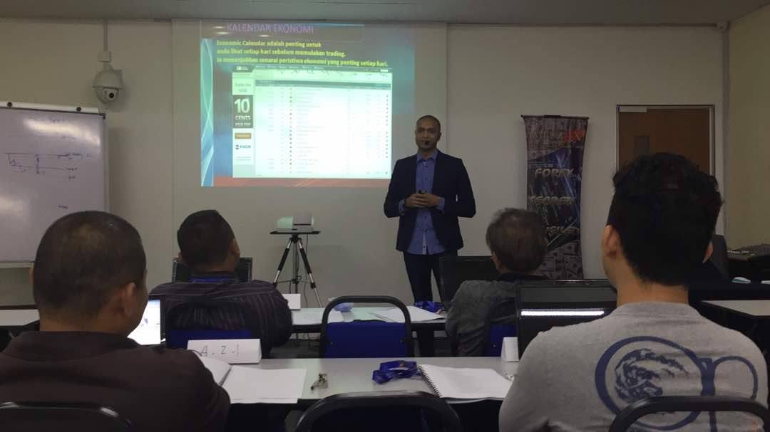 Kelas belajar forex live trading