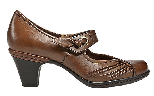 Susan�s Disney Family Cobb Hill Shoes Review (and a Giveaway)