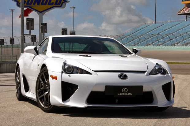 Paris Hilton Gets a Lexus LFA