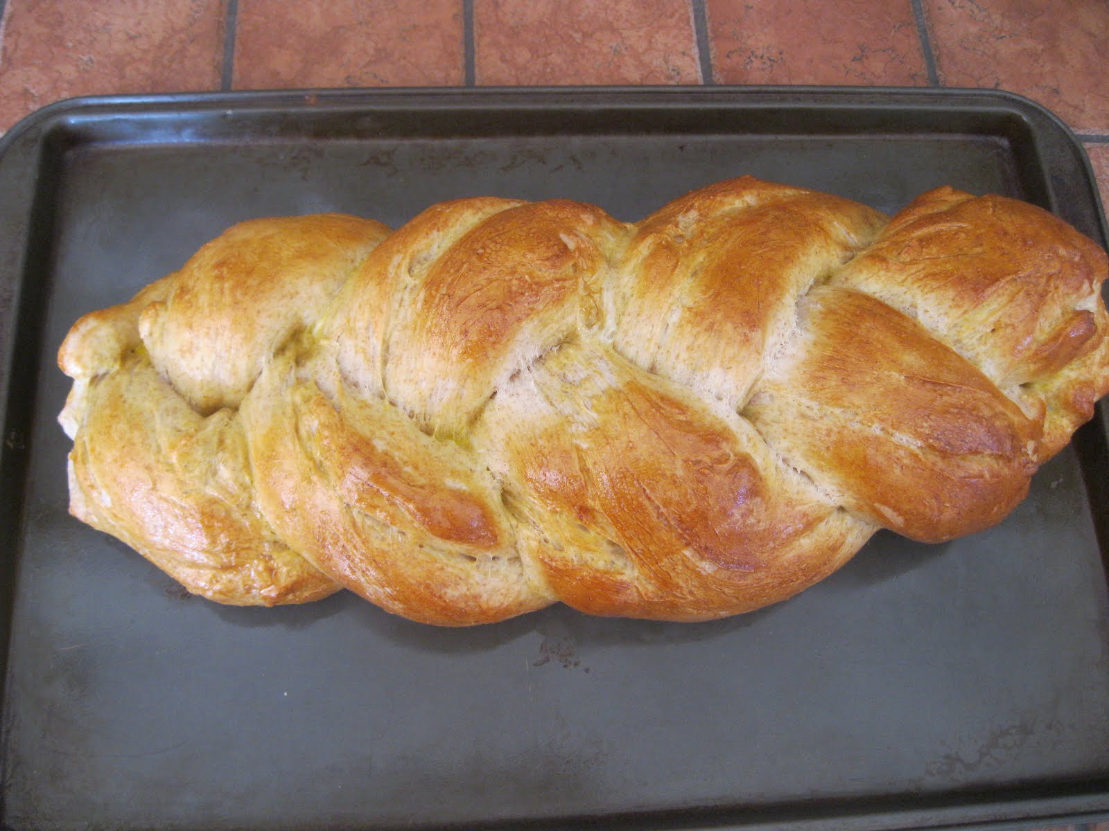 Aimee's Vegetarian Recipes: Challah Bread (dough made in bread maker)