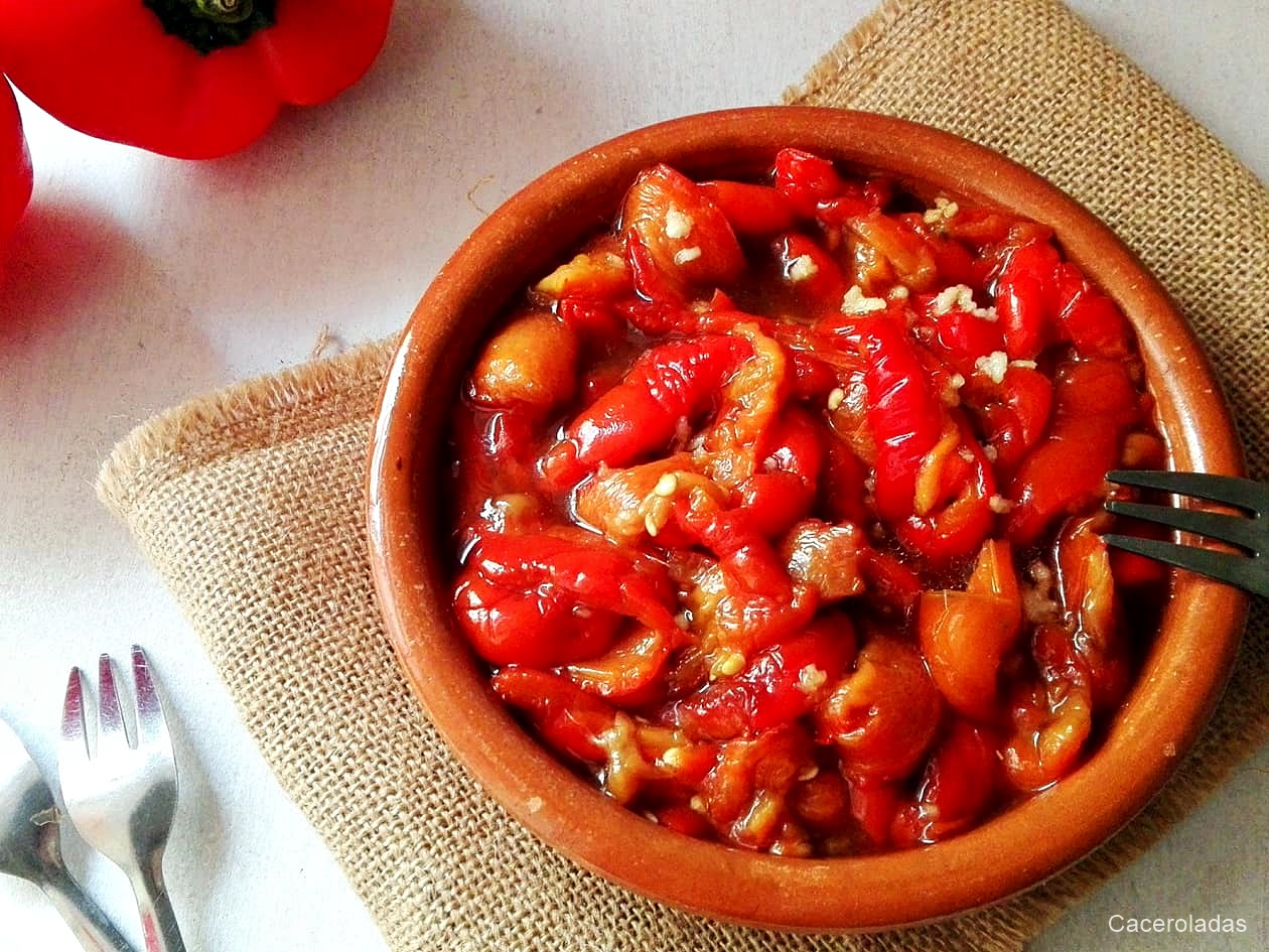 Image of Ensalada de pimientos rojos asados | Caceroladas