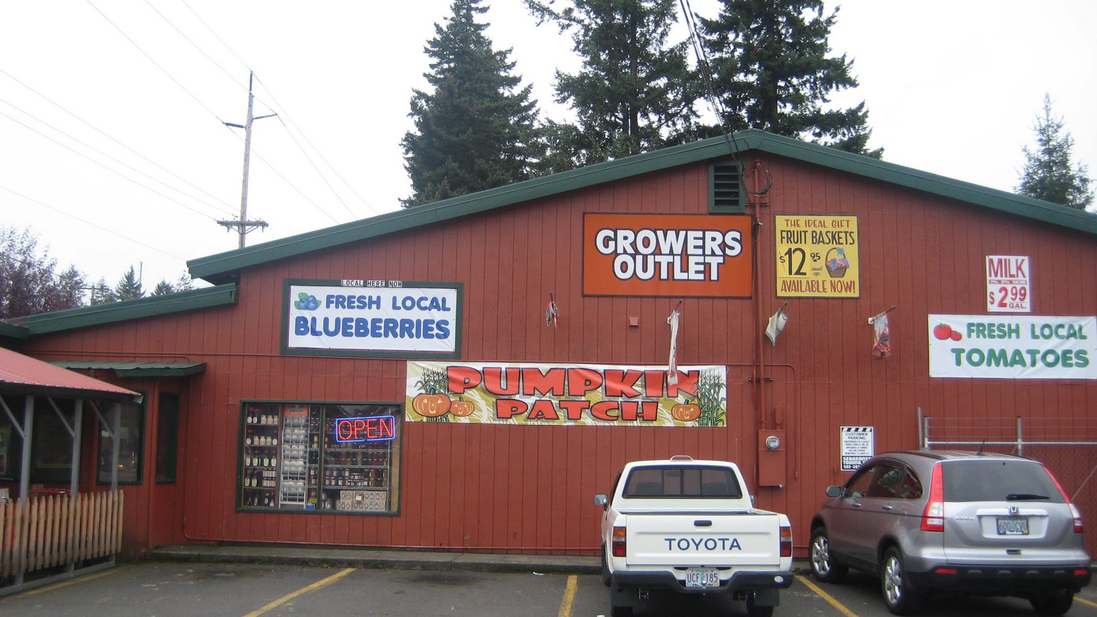HollyLou's Paper Parties....and More Growers Outlet in Gresham, OR is