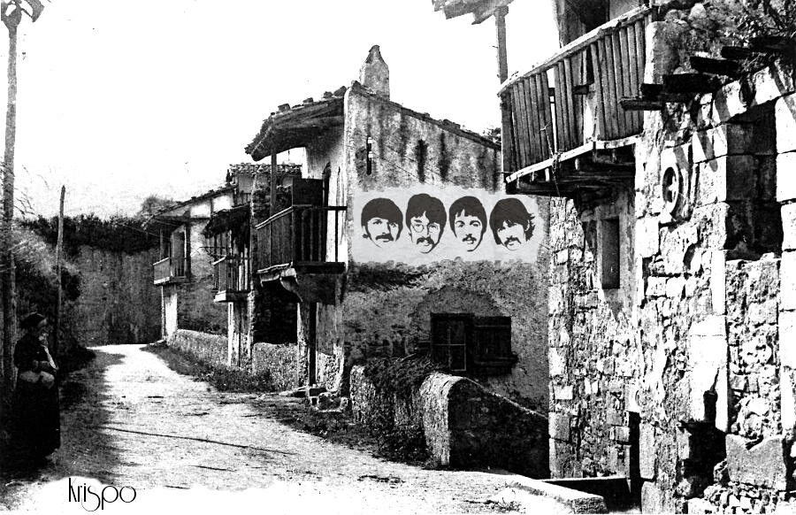 fotografia antigua de una calle de hondarribia