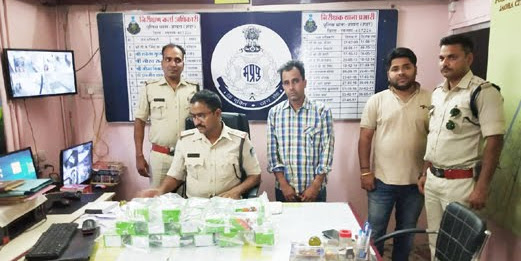 एक ही आईएमईआई के मोबाइलो पर चल रही थी कई सिम, पुलिस ने तीन लोगो को गिरफ्तार किया