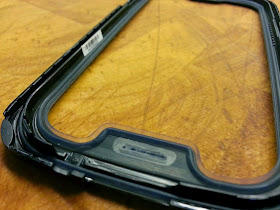 LifeProof nuud Phone Case review rubber seals waterproofing dustproofing