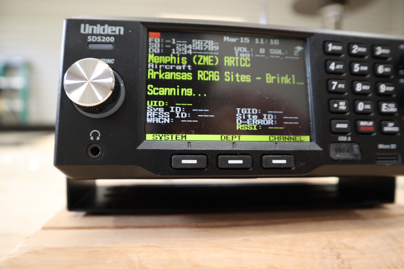 Monitoring Reviews Uniden SDS200 Review
