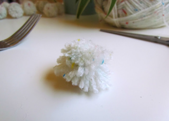 DIY pom poms shape DIY pom poms shape