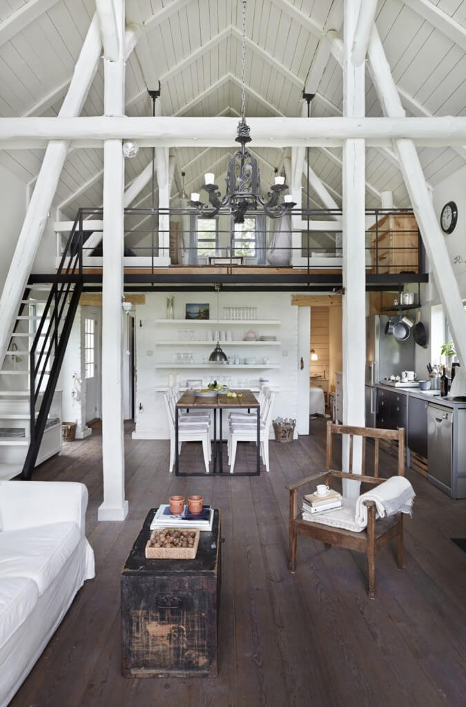 Mom S Turf Renovated Old Barn Turned Into Amazing Modern Rustic Home