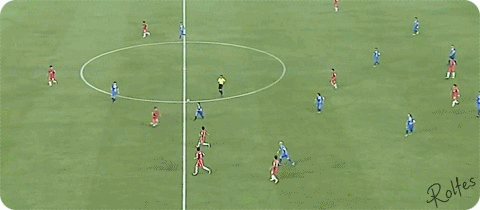 김영권 인생이 걸렸던 드리블.gif
