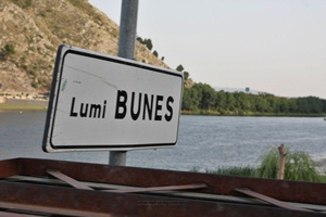 Rritet niveli i liqenit të Shkodrës, përmbyten dhjetëra shtëpi në Livadhe Shkodra News/Rritet niveli i liqenit të Shkodrës, përmbyten dhjetëra shtëpi