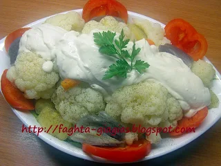 Τα φαγητά της γιαγιάς - Κουνουπίδι βραστό με σάλτσα από γιαούρτι και ταχίνι