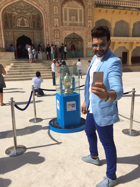 Pink city left spellbound by the VIVOIPL 2017 Trophy Pink city left spellbound by the VIVOIPL 2017 Trophy