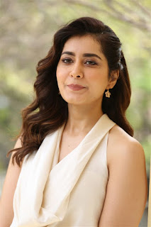 Actress Raashi Khanna Stills at World Famous Lover Movie InterviewActress Raashi Khanna Stills at World Famous Lover Movie Interview