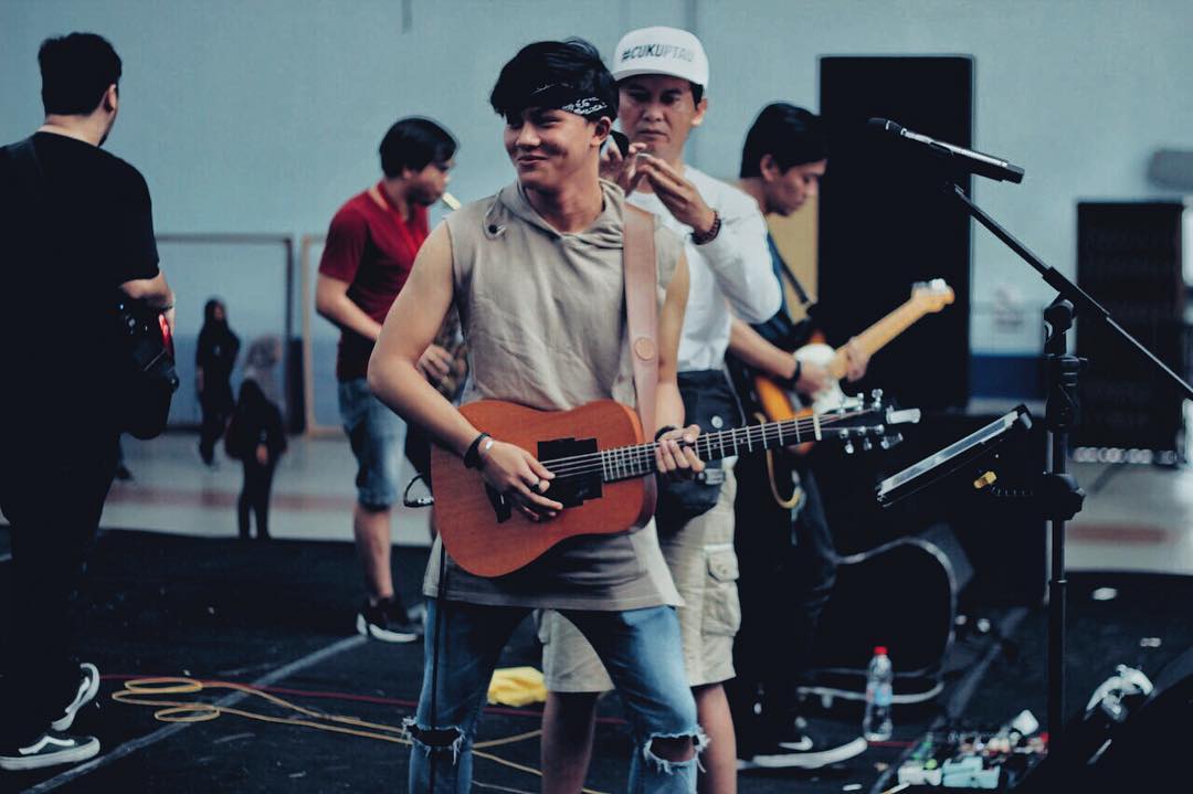 Chord Lagu Rizky Febian Penantian Berharga SongKord